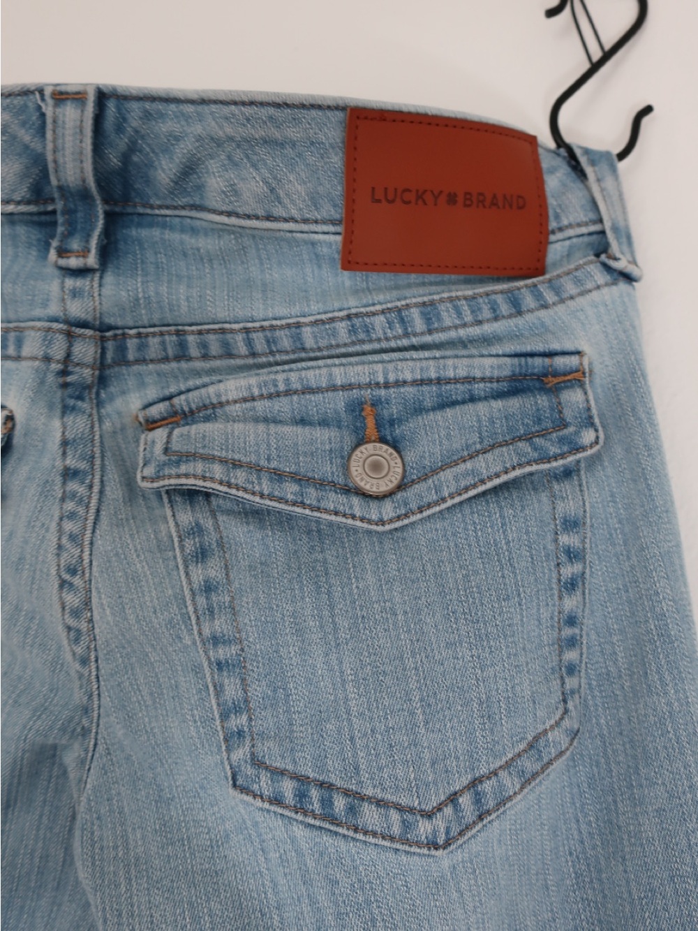 Lucky Brand Women’s Light Blue Denim Low-rise Jeans